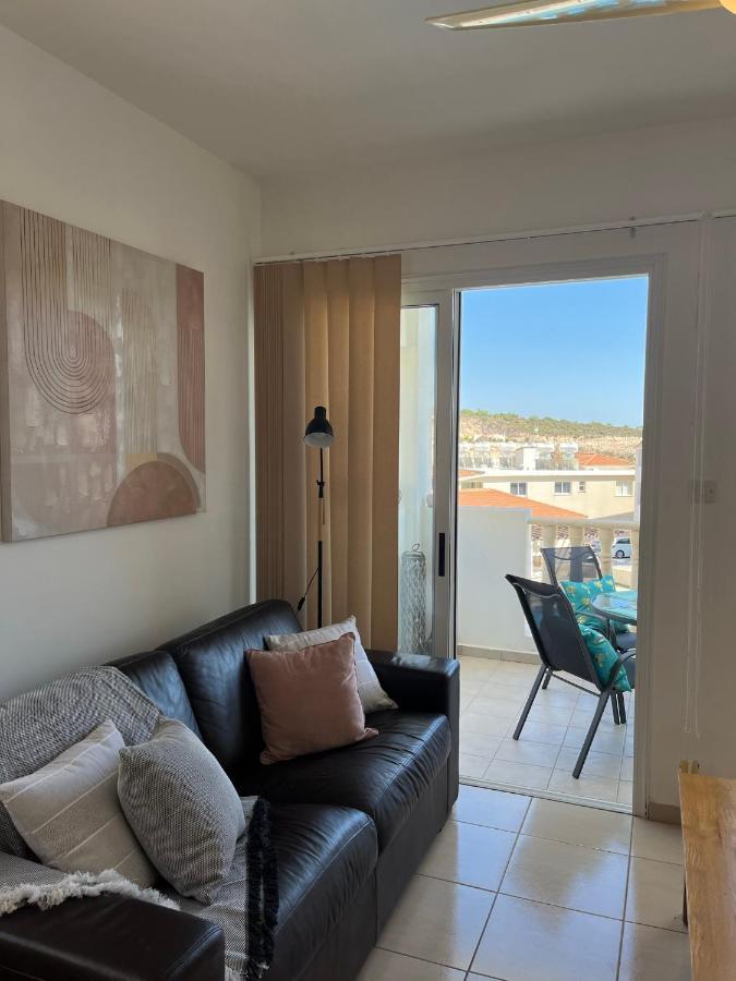 Beautiful 2 Bed Apartment In Peyia Valley, Paphos 外观 照片