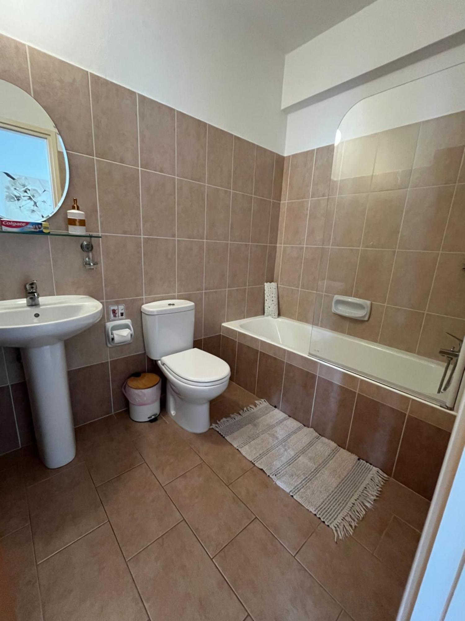 Beautiful 2 Bed Apartment In Peyia Valley, Paphos 外观 照片